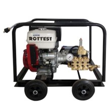 Benzinle Çalışan Sahra Tipi Soğuk Sulu Basınçlı Yıkama Makinesi 250 Bar